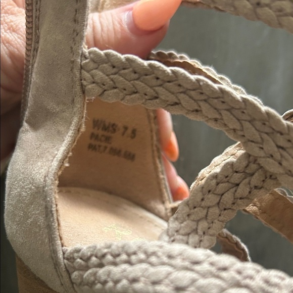 Report Braided Tan Heels - Picture 4 of 6